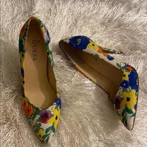 Guess Floral Pumps / Heels 7.5